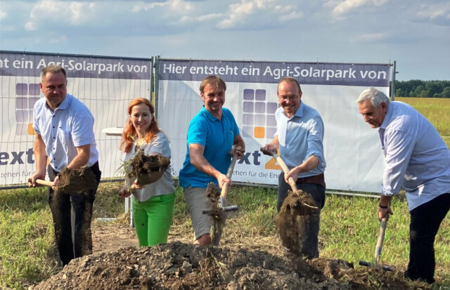 Feierlicher erster Spatenstich für den Agri-Solarpark Krauscha 1