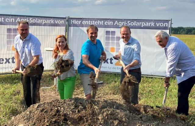 Feierlicher erster Spatenstich für den Agri-Solarpark Krauscha 1